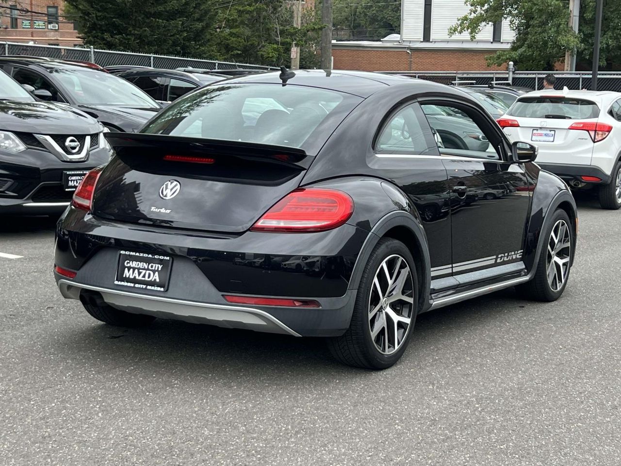 2016 Volkswagen Beetle 1.8T Dune photo 3