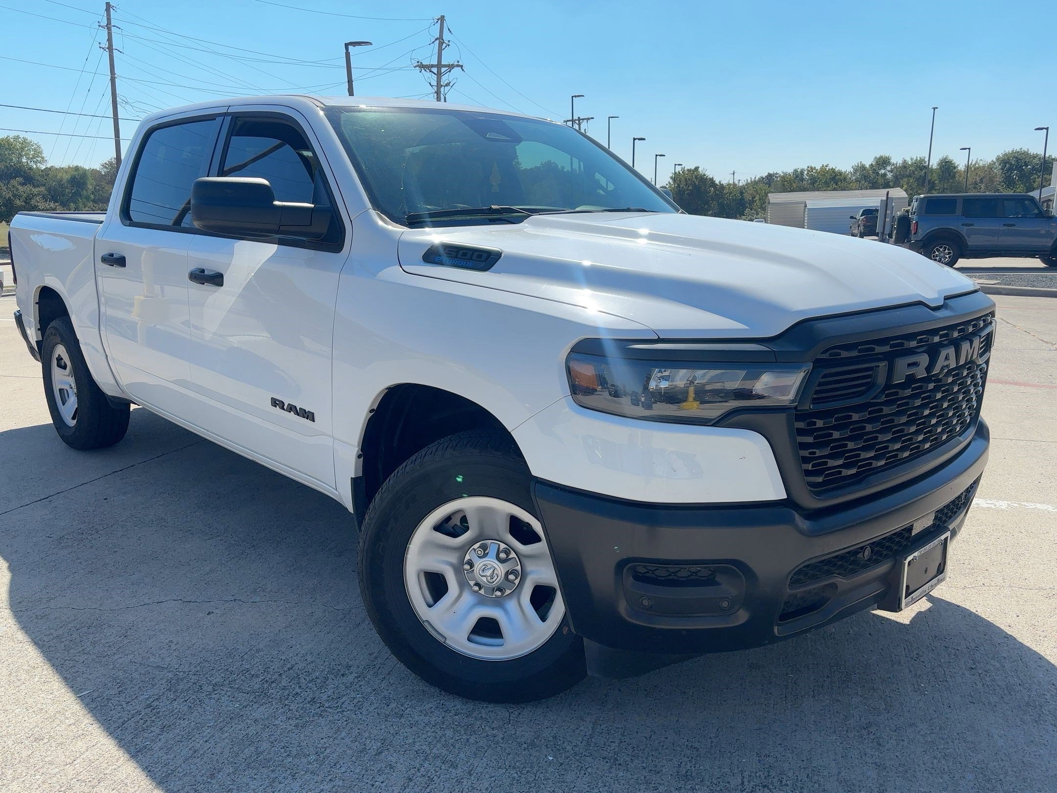 2025 Ram 1500 Tradesman photo 3