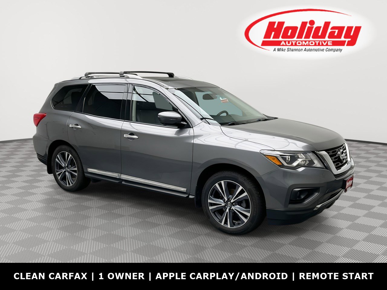 2019 Nissan Pathfinder Platinum's photo