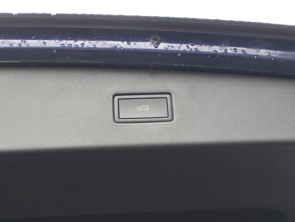 2024 Volkswagen Tiguan SE Wolfsburg Edition photo 14