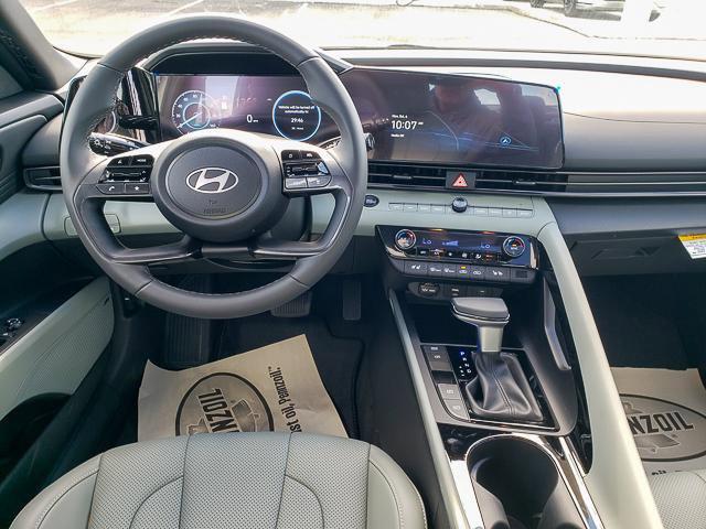 2025 Hyundai Elantra Hybrid Limited photo 16