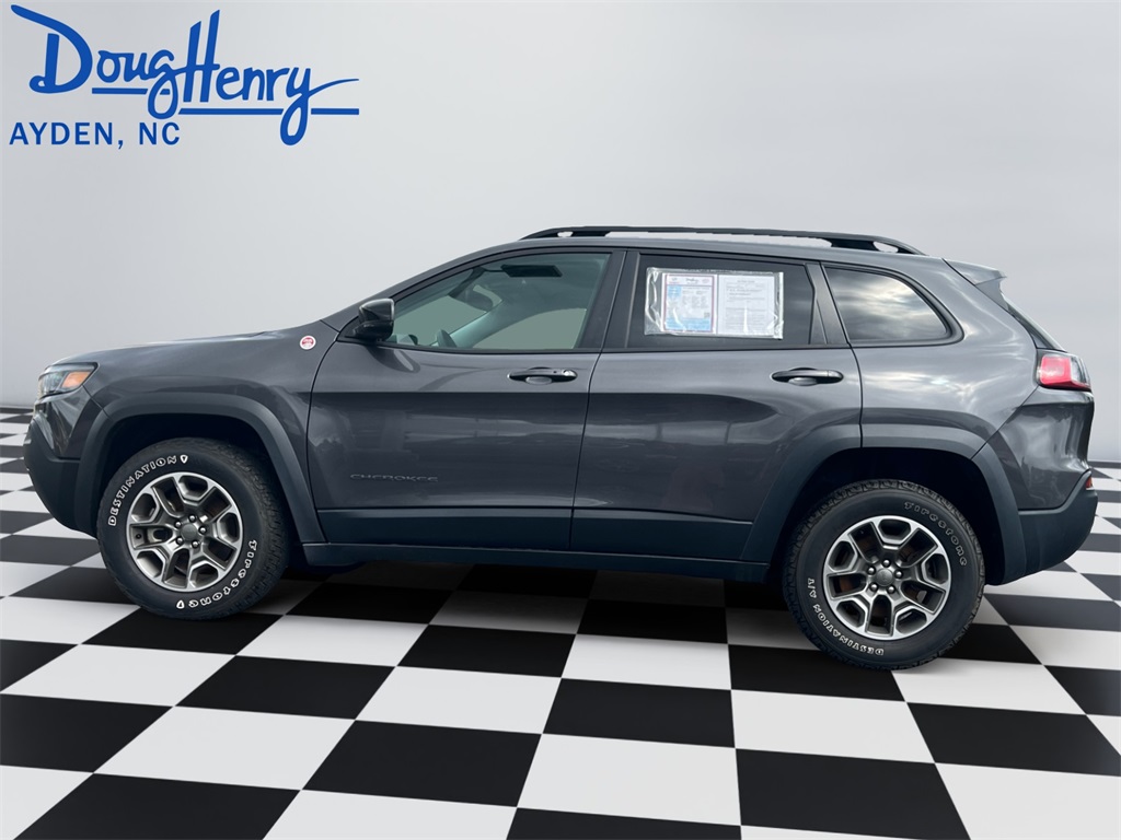 2022 Jeep Cherokee Trailhawk photo 2