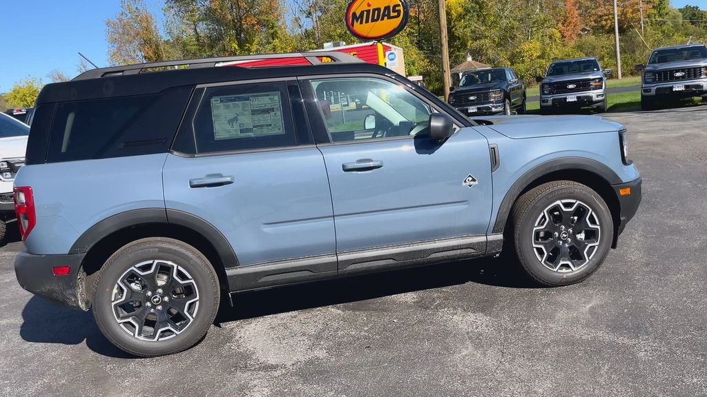 2025 Ford Bronco Sport Outer Banks photo 4