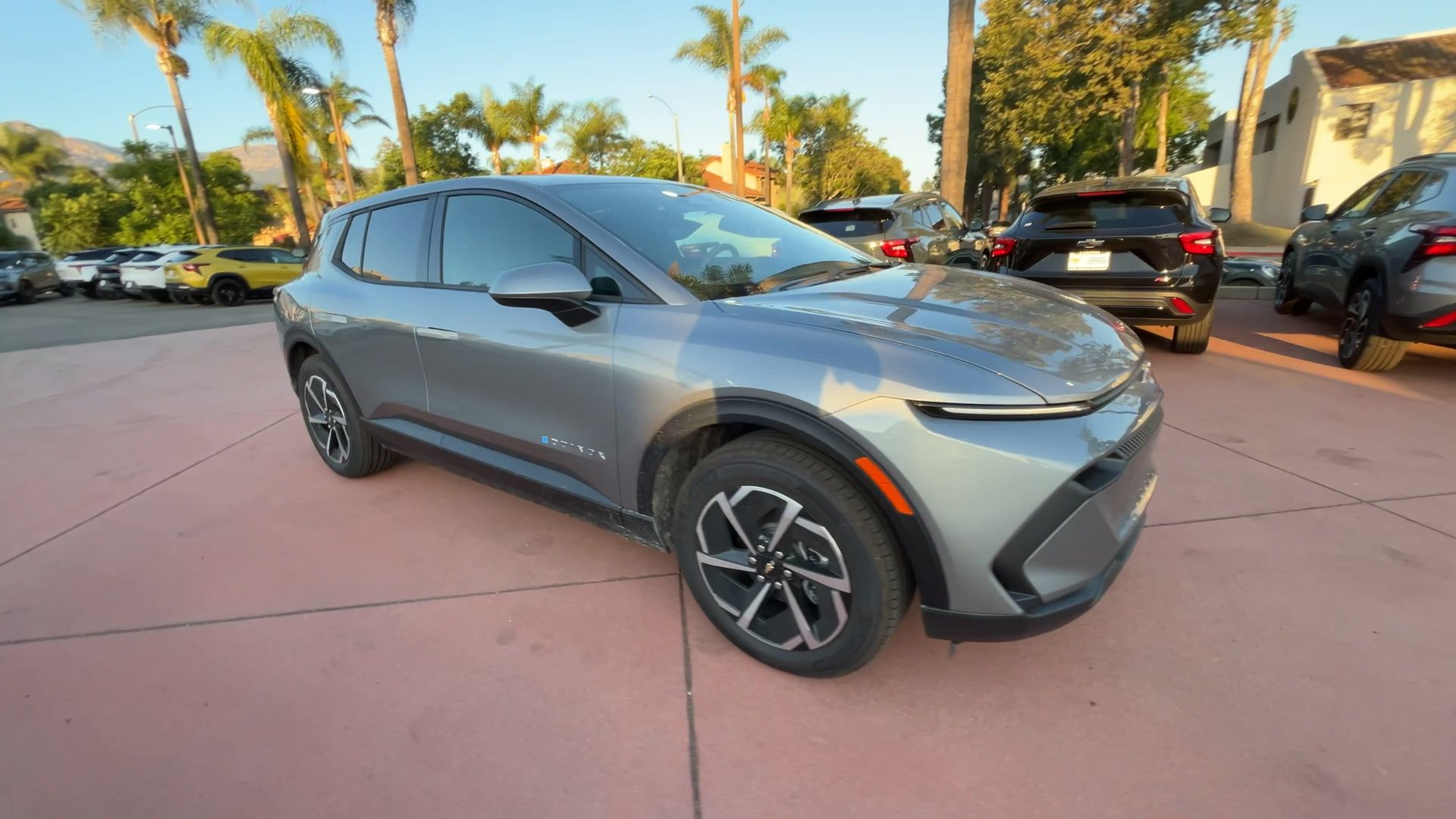 2026 Chevrolet Equinox EV 1LT photo 2
