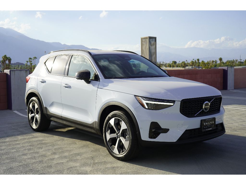 2026 Volvo XC40