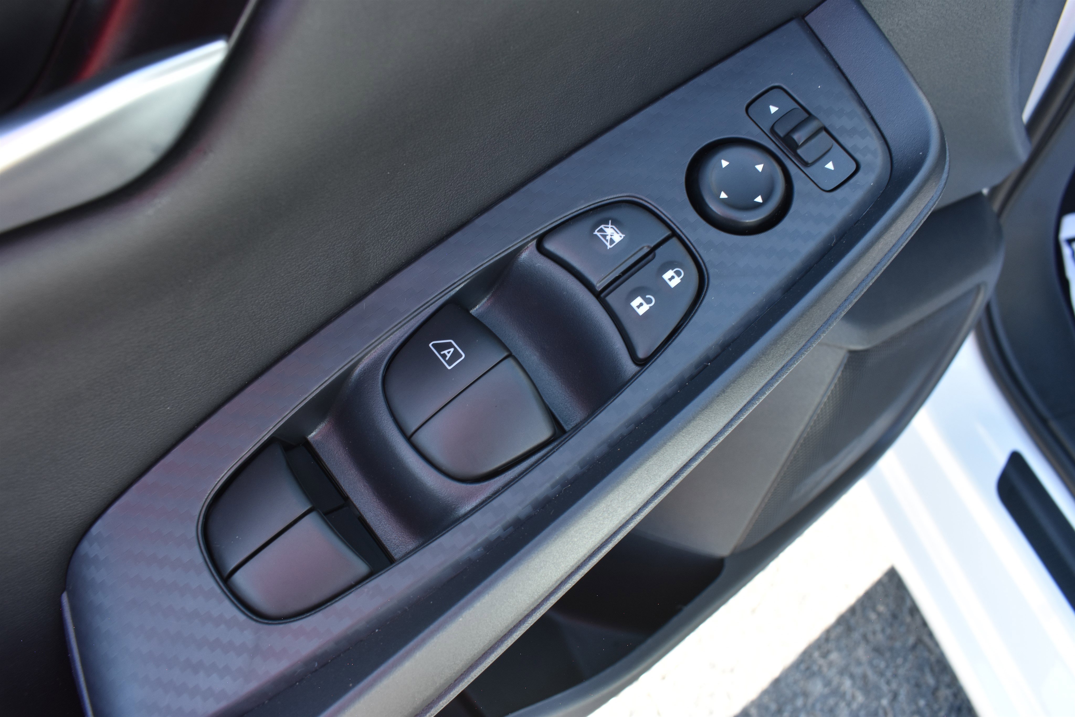 2025 Nissan Sentra SV photo 7