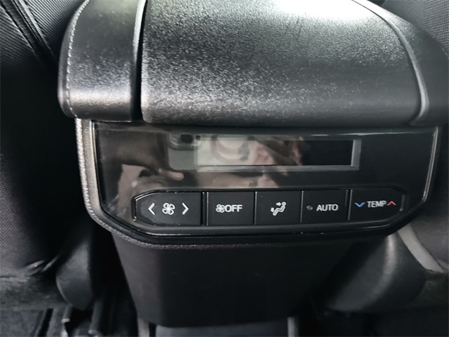 2021 Toyota Highlander Hybrid LE photo 22