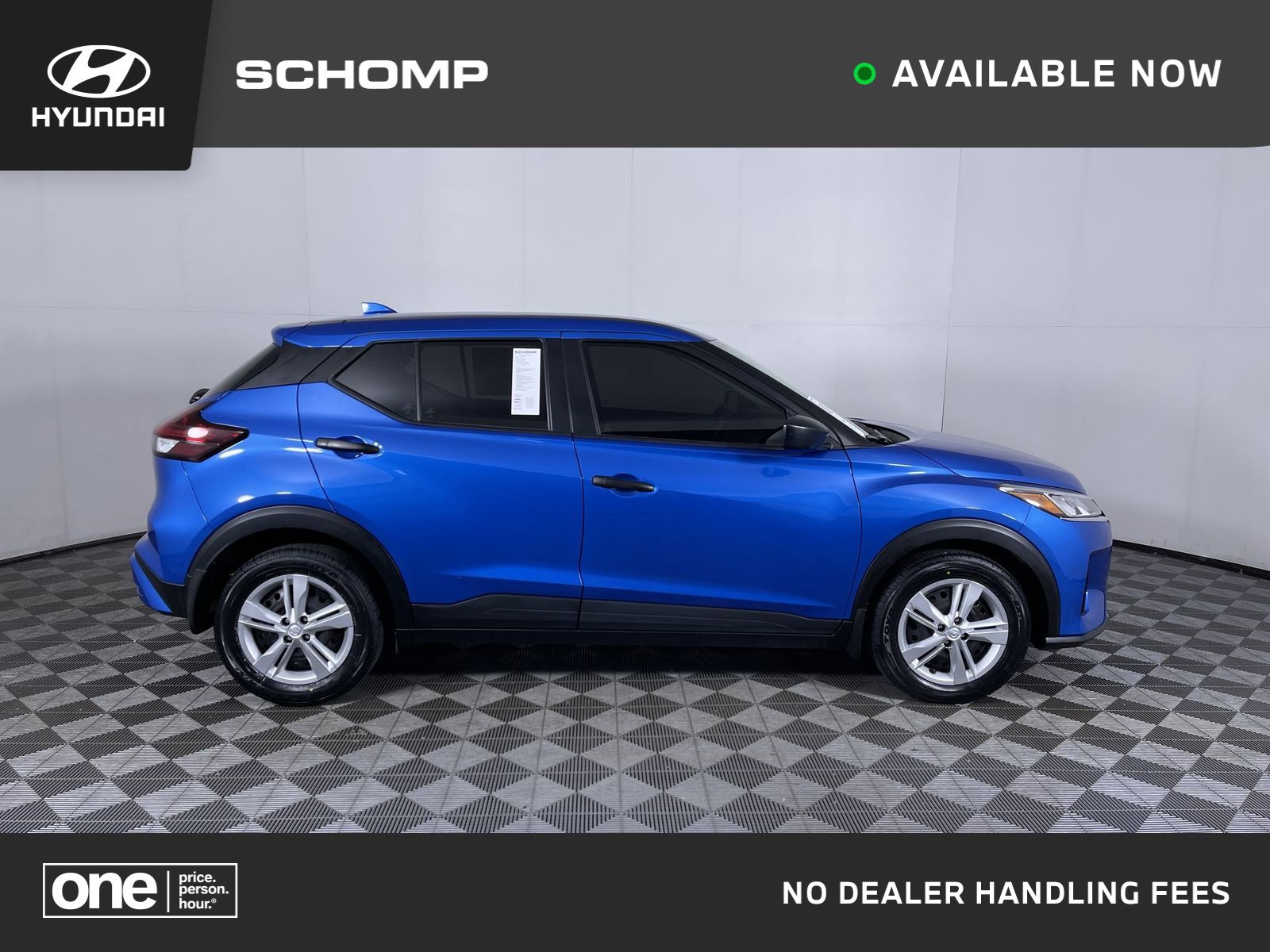 2022 Nissan Kicks S's photo