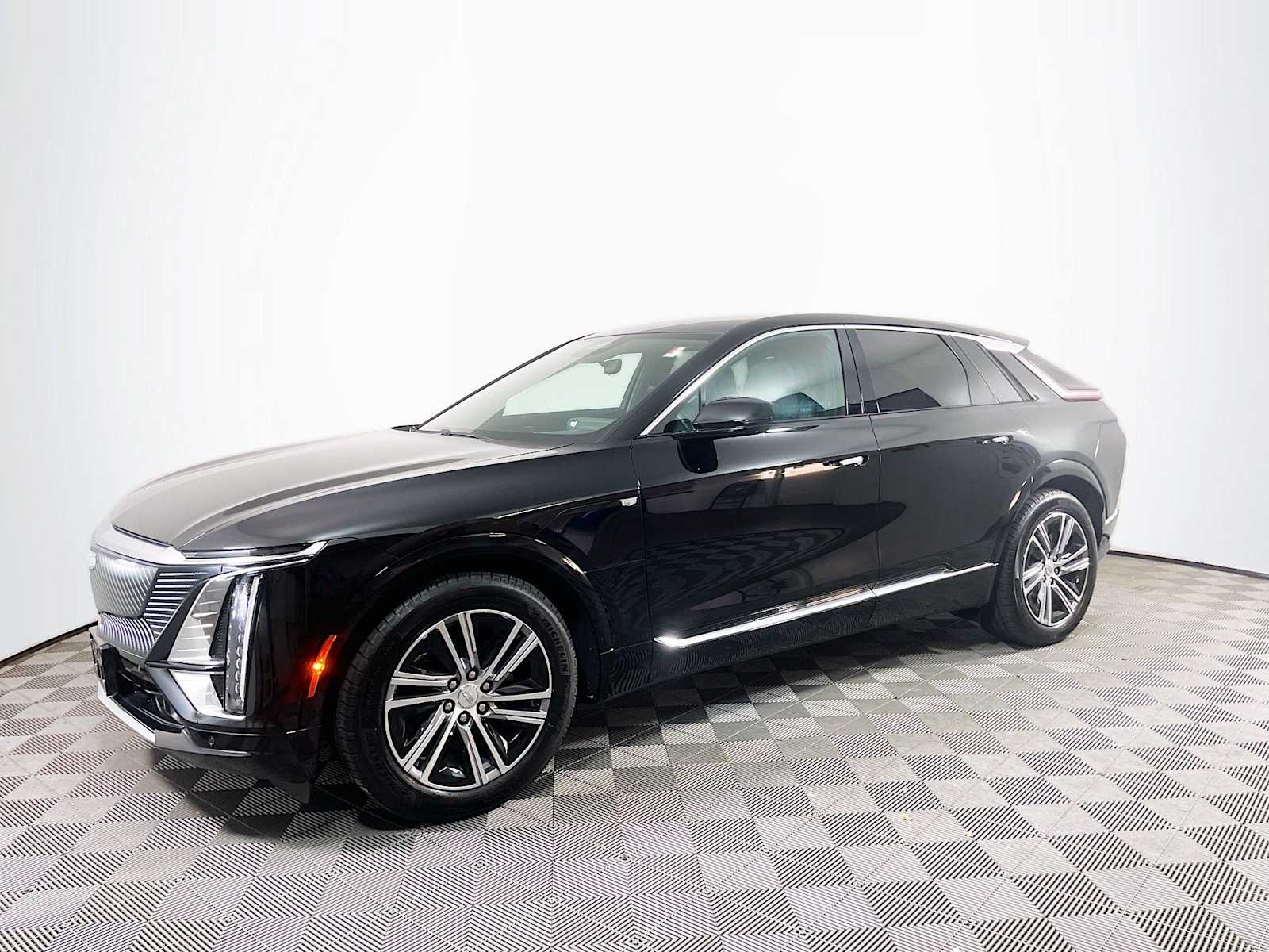 2025 Cadillac LYRIQ Luxury 2's photo