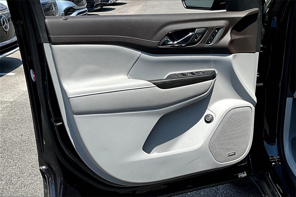 2021 Gmc Acadia SLT photo 19