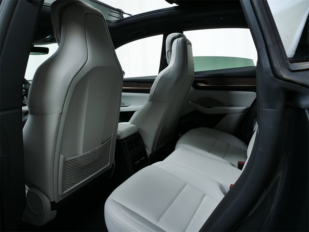 2024 Porsche Macan Electric 4 photo 13