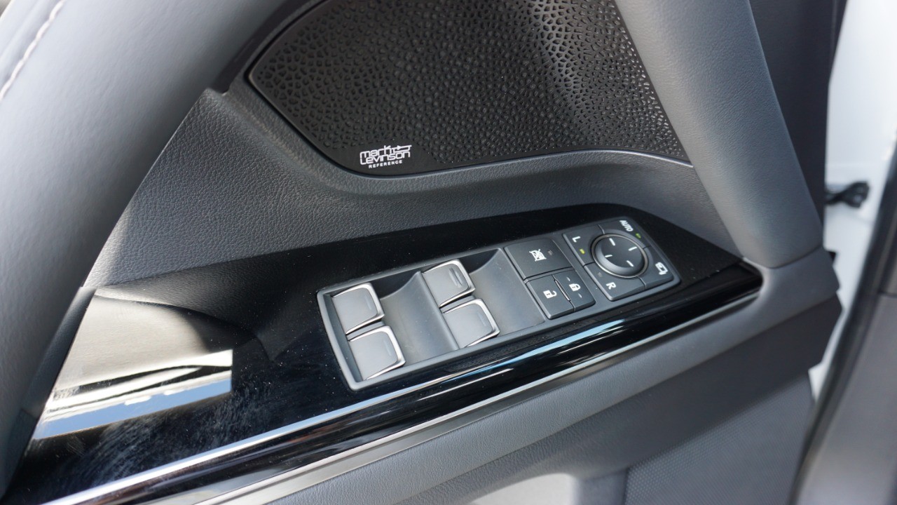 2023 Lexus LX 600 Ultra Luxury photo 23