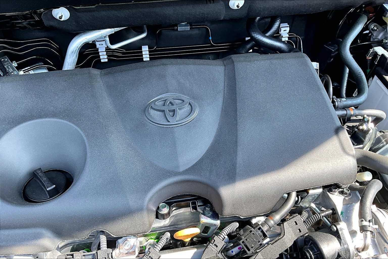 2025 Toyota RAV4 LE photo 17