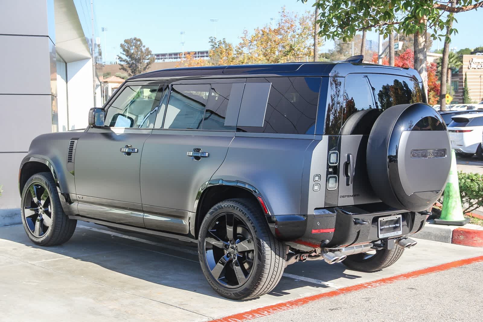2026 Land Rover Defender 110 V8 photo 4