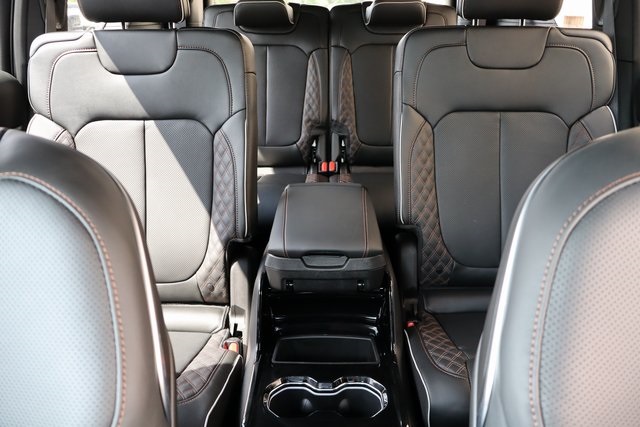 2025 Jeep Grand Cherokee L Summit photo 39