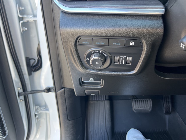 2022 Jeep Grand Cherokee Overland 4xe photo 14