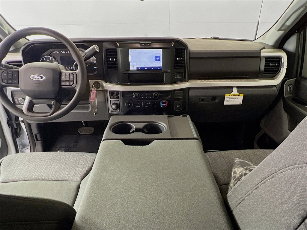 2025 Ford F-350 XLT photo 7