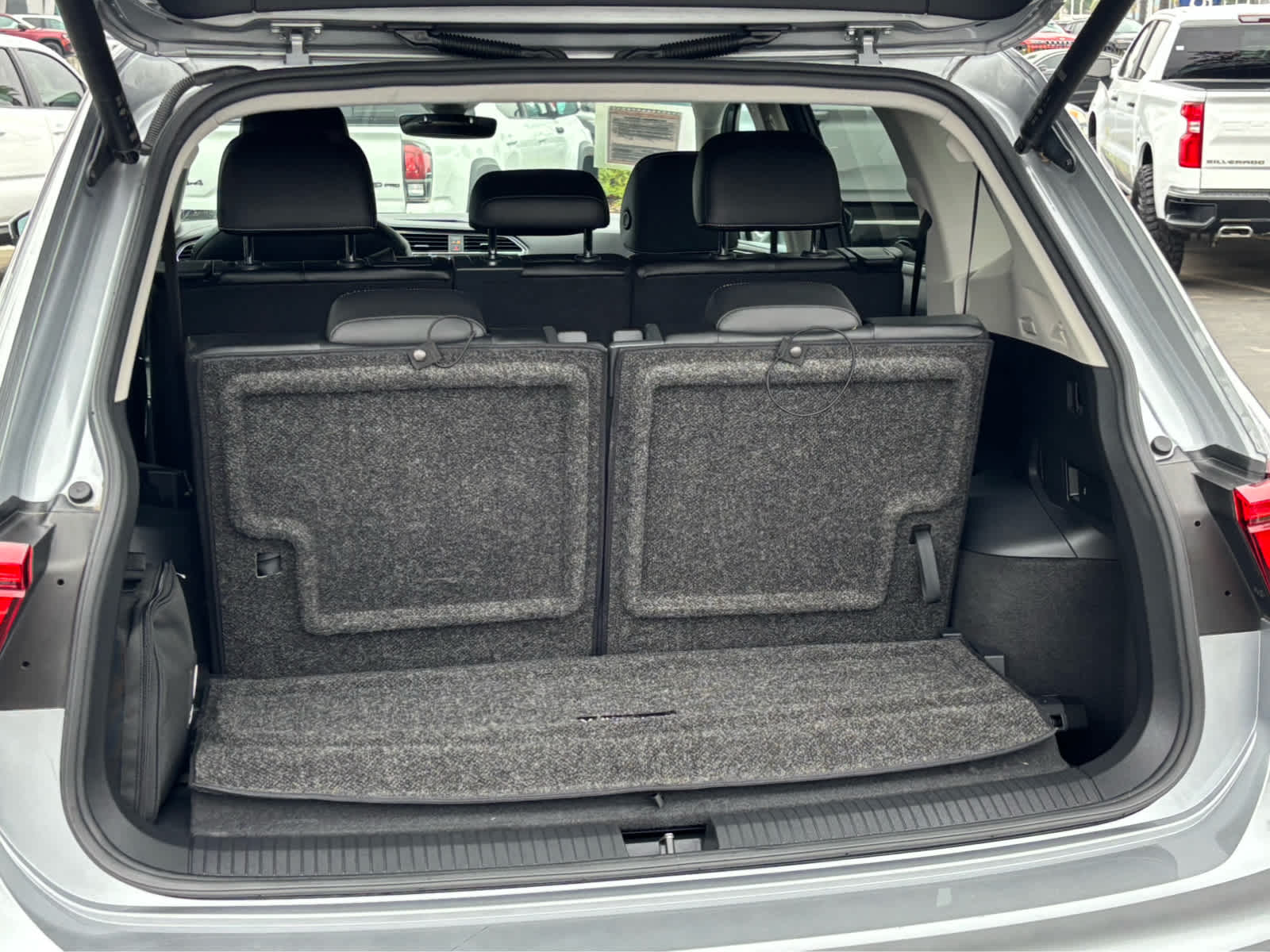 2022 Volkswagen Tiguan SE photo 21