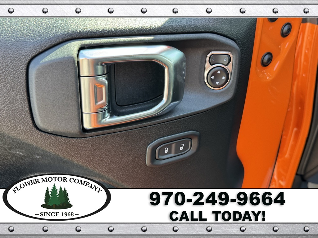 2025 Jeep Gladiator Mojave photo 14