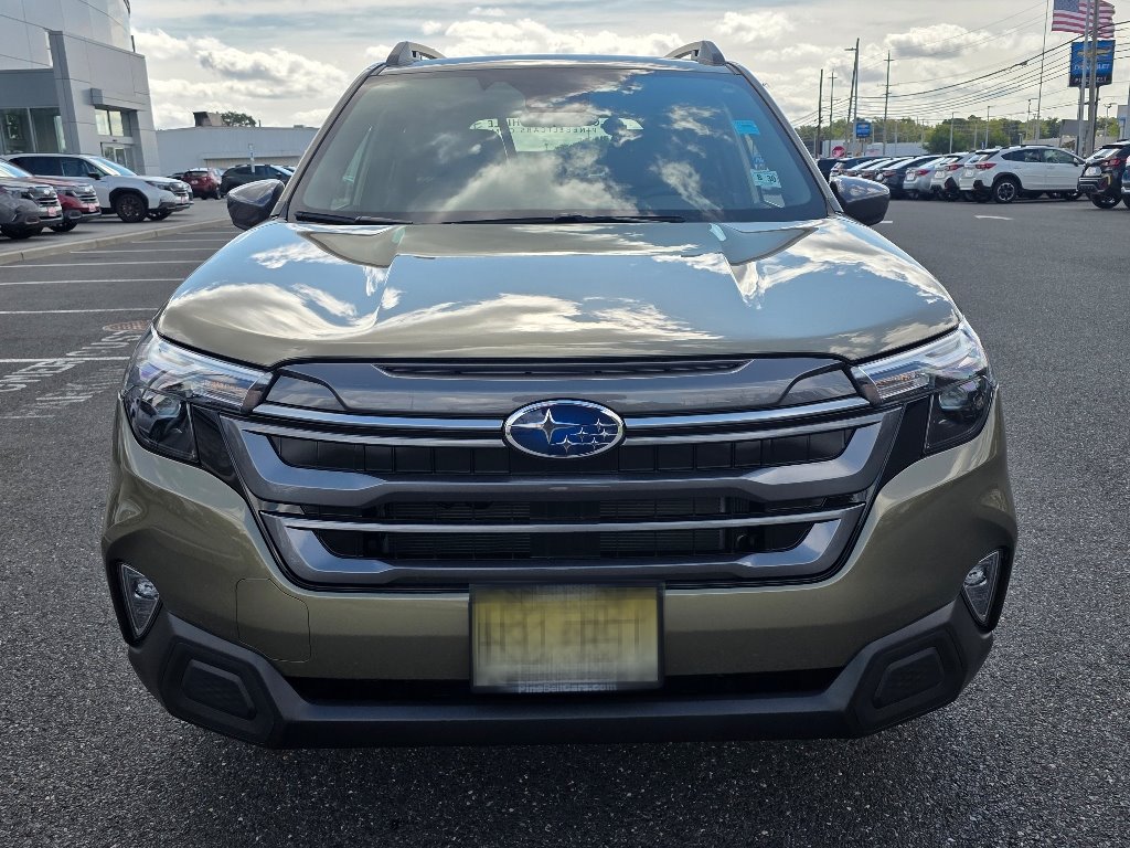 2025 Subaru Forester Premium photo 2