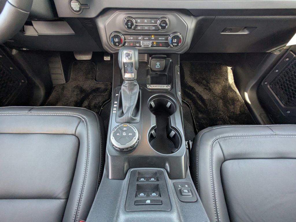 2025 Ford Bronco Outer Banks photo 19