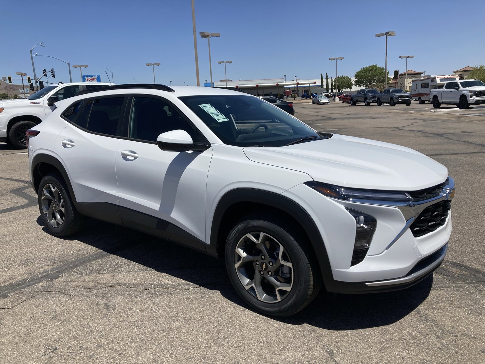 2025 Chevrolet Trax LT photo 3