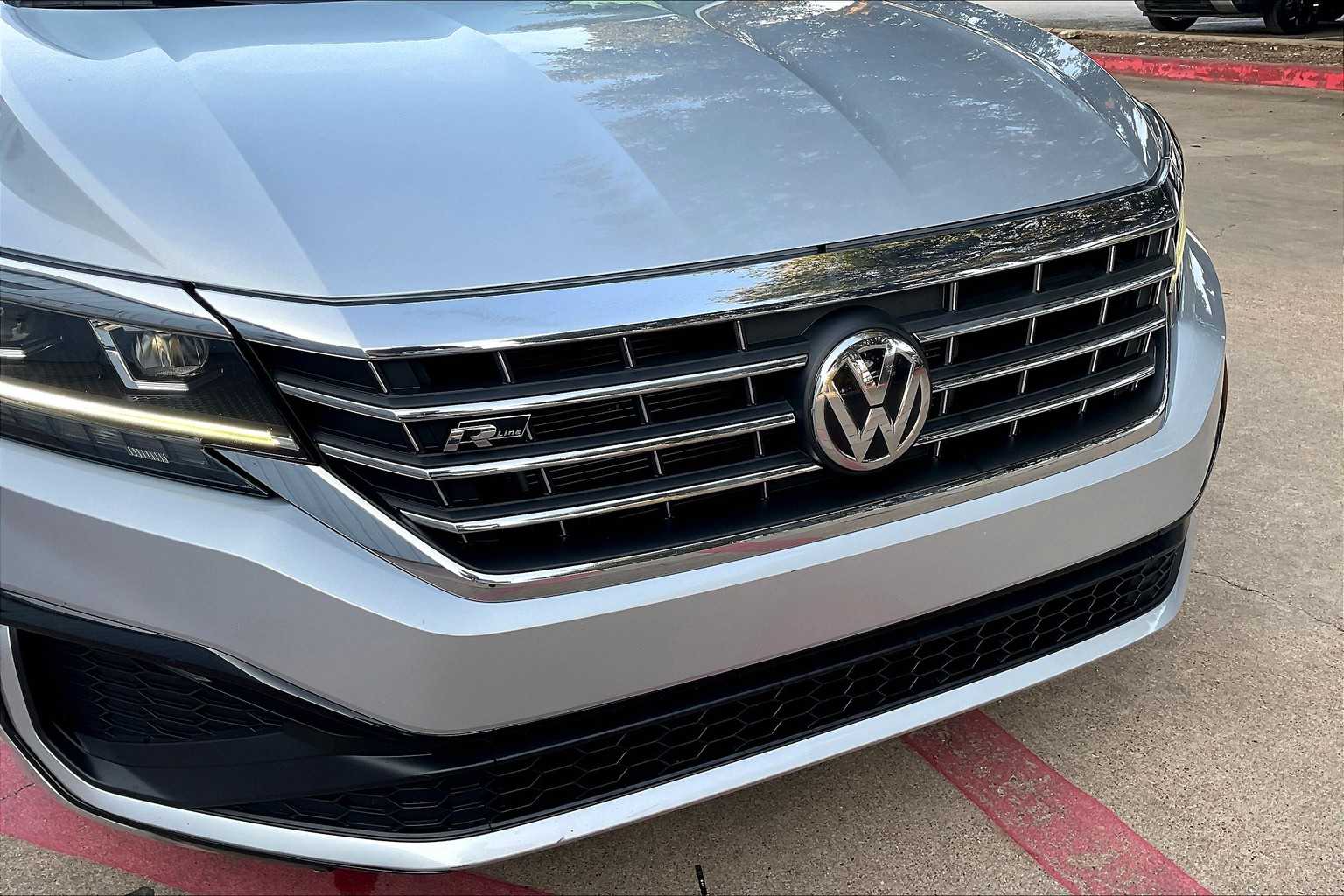 2020 Volkswagen Passat 2.0T R-Line photo 26