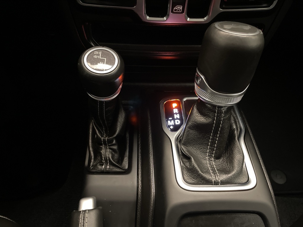 2022 Jeep Wrangler Unlimited Sahara photo 14