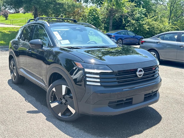 2025 Nissan Kicks SR photo 2