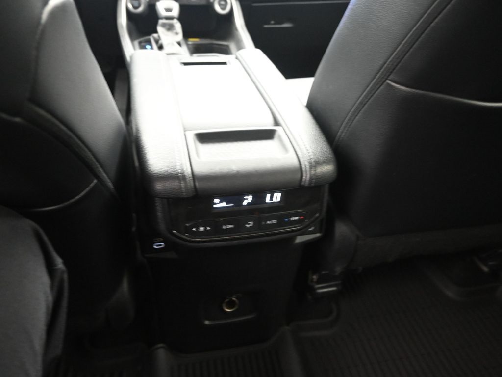 2024 Toyota Grand Highlander XLE photo 17
