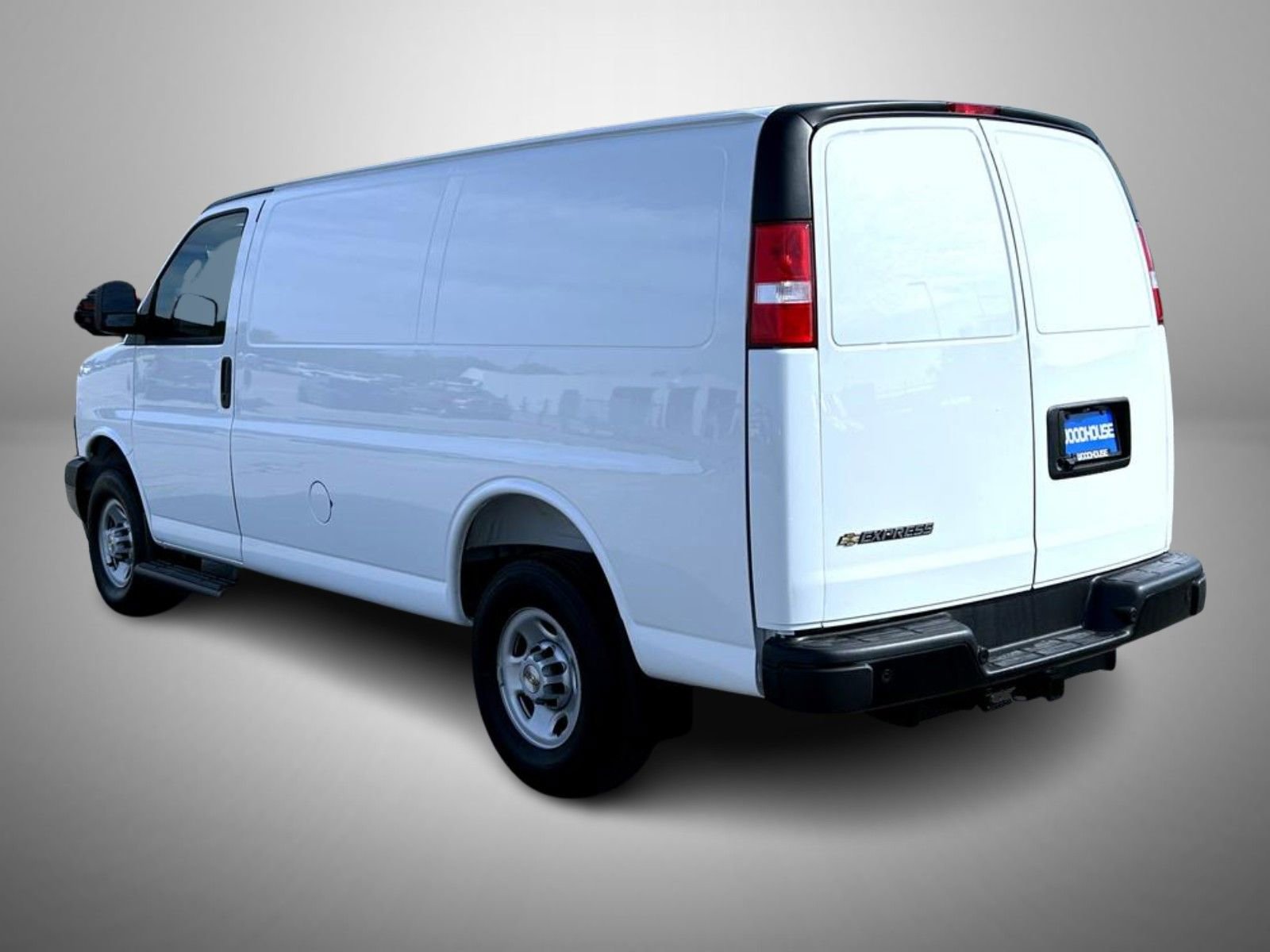2025 Chevrolet Express 2500 Cargo photo 4