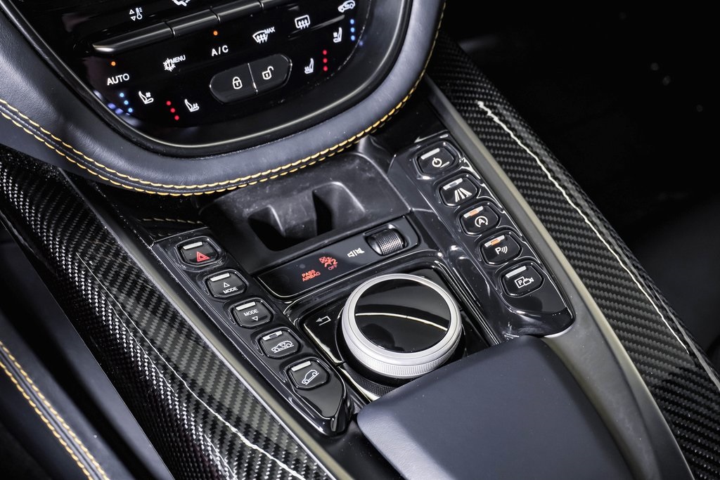 2021 Aston Martin DBX AM8 photo 26
