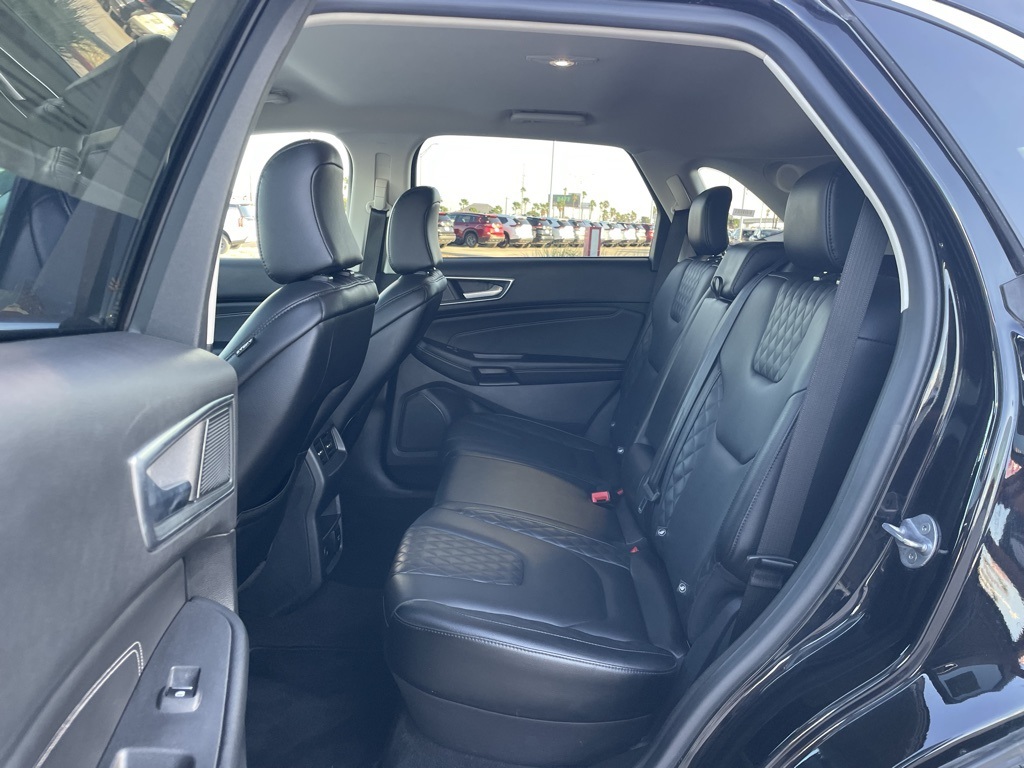 2024 Ford Edge Titanium photo 17