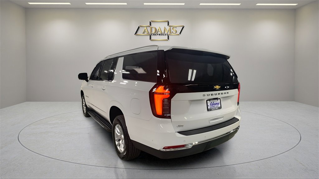 2026 Chevrolet Suburban LS photo 4
