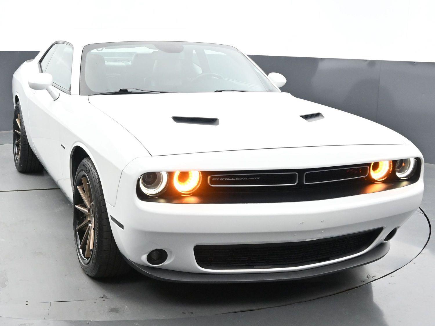 2018 Dodge Challenger R/T Plus photo 2