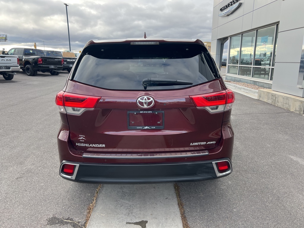 2017 Toyota Highlander Limited Platinum photo 4
