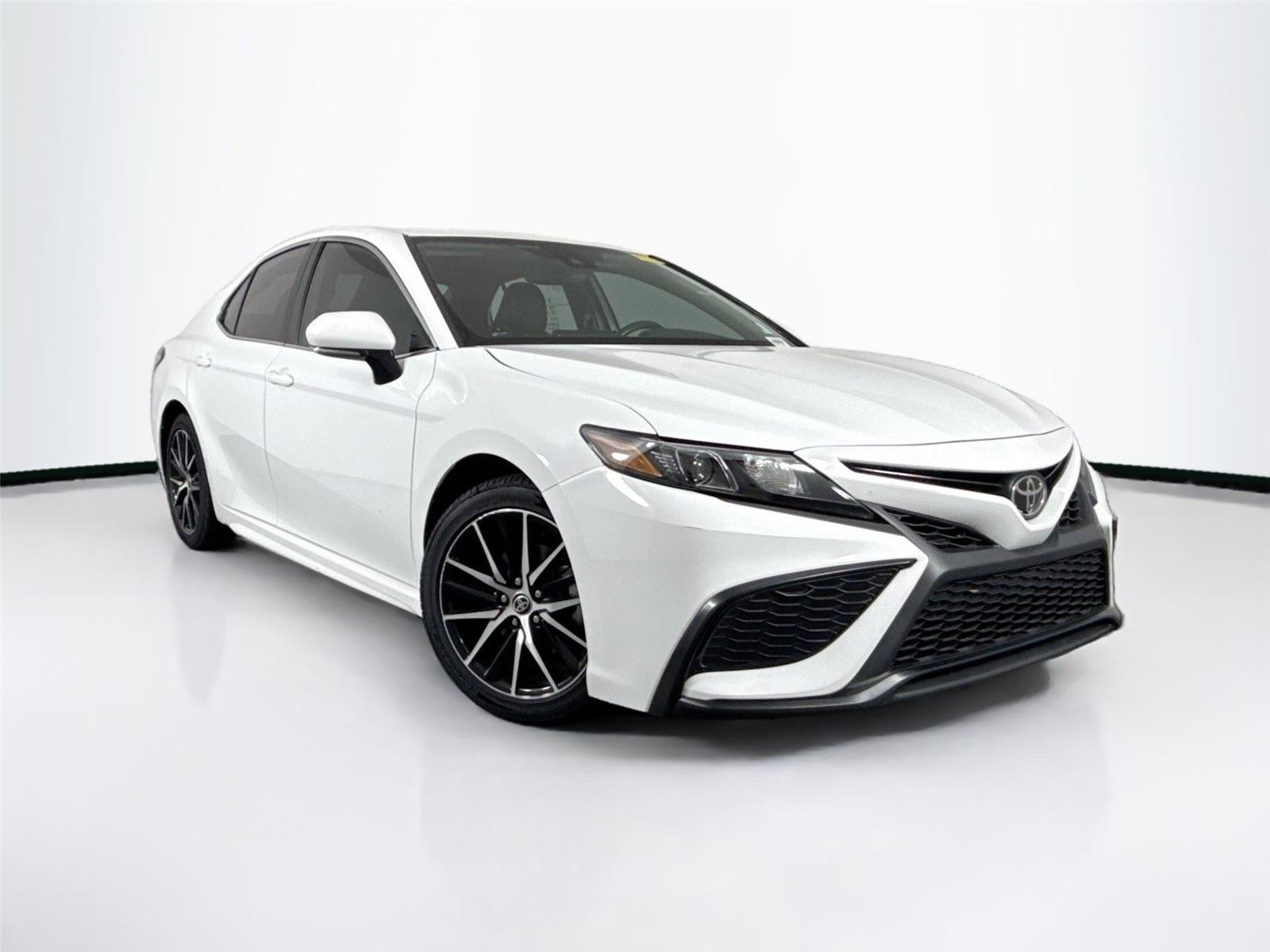 2023 Toyota Camry SE photo 4