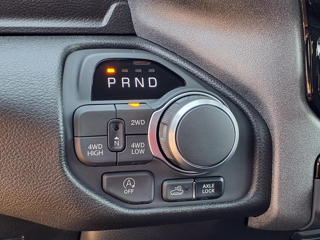 2025 Ram 1500 Warlock photo 12
