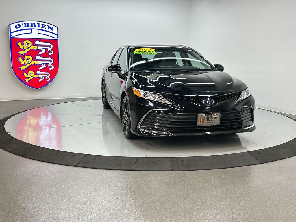 2024 Toyota Camry XLE's photo