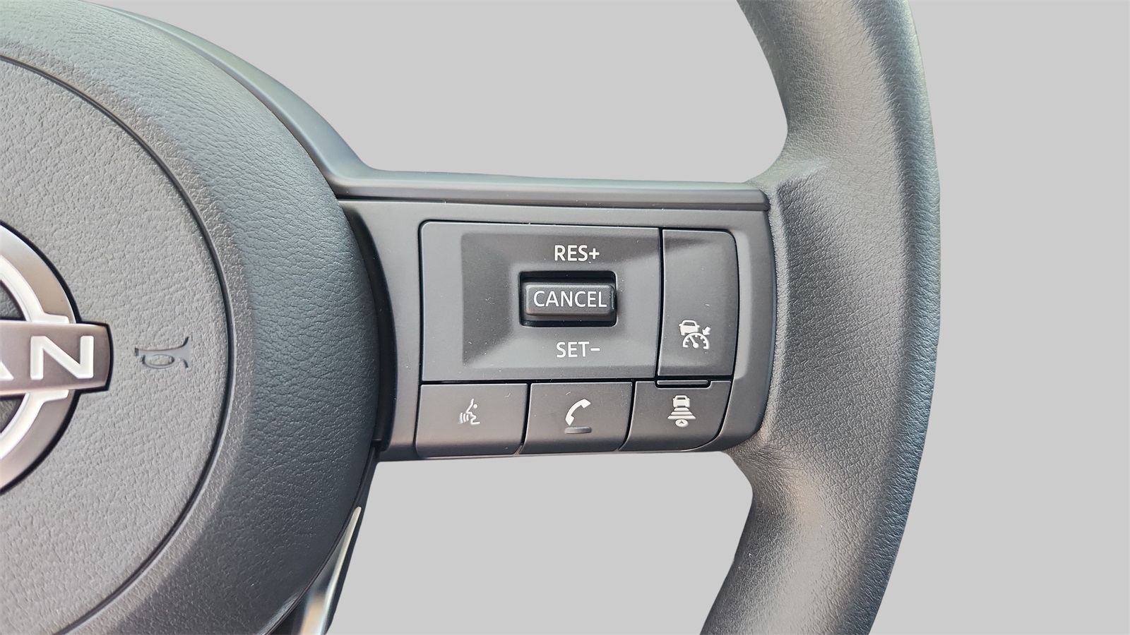 2025 Nissan Kicks SV photo 22
