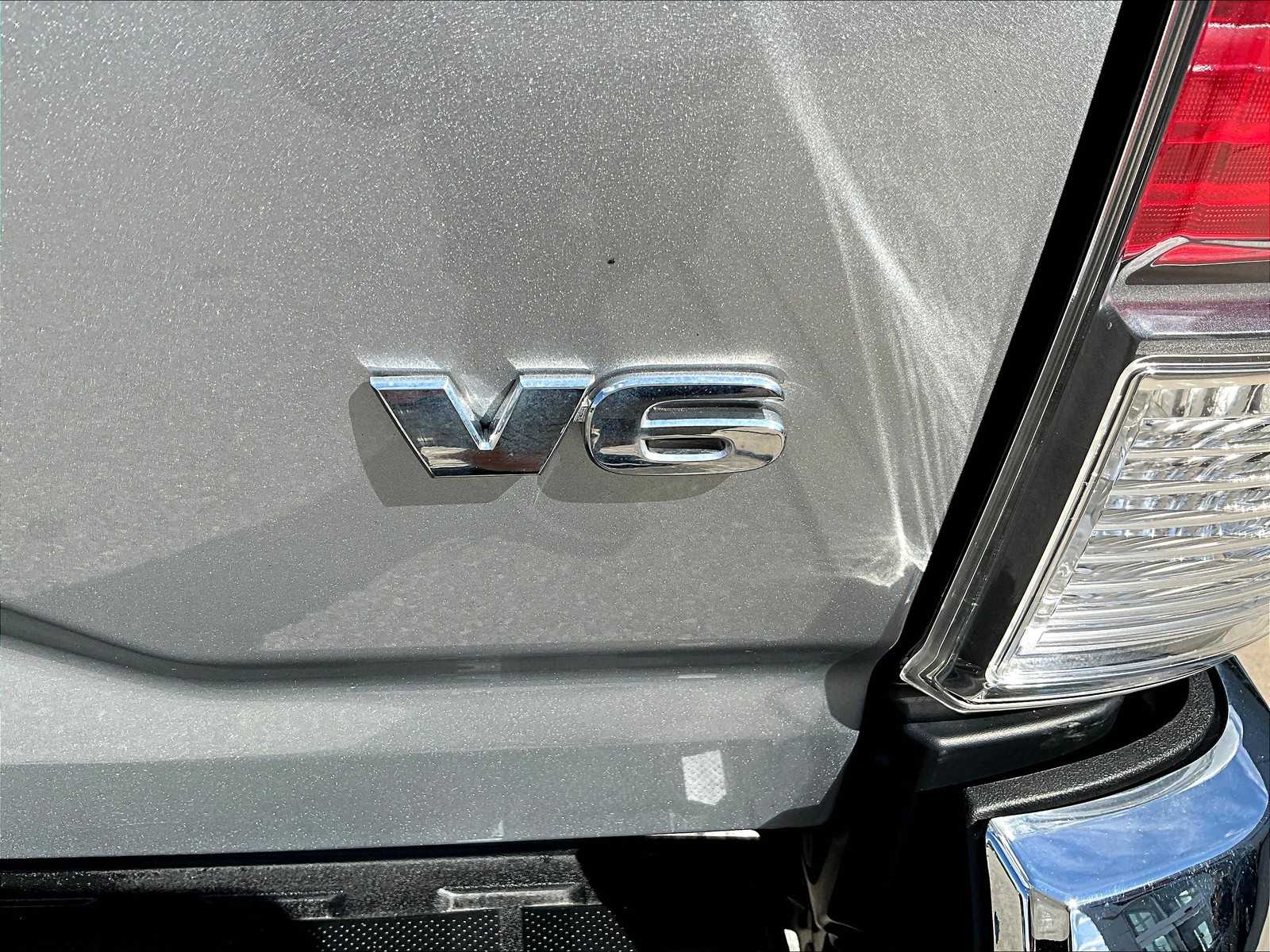 2023 Toyota Tacoma TRD photo 28