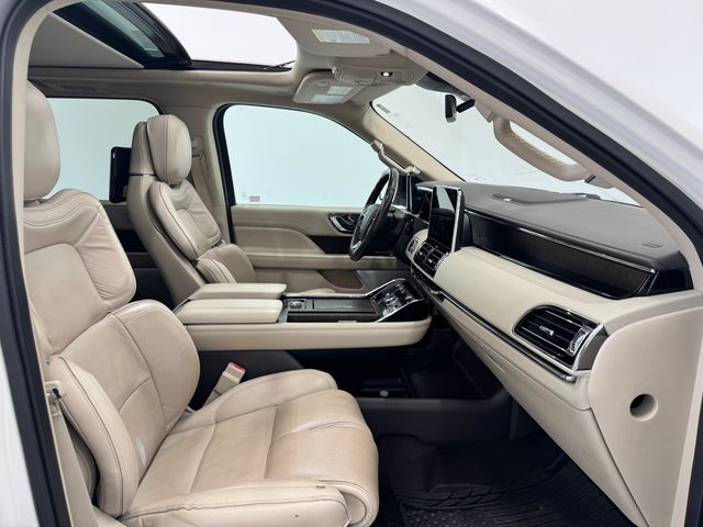 2019 Lincoln Navigator L Reserve photo 16