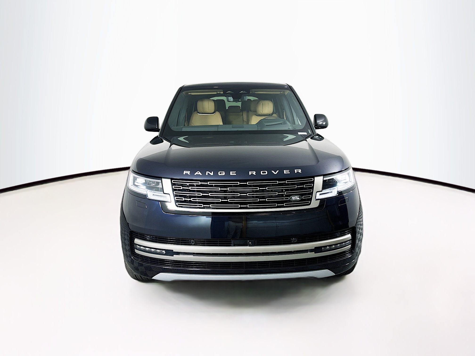 2025 Land Rover Range Rover SE photo 2