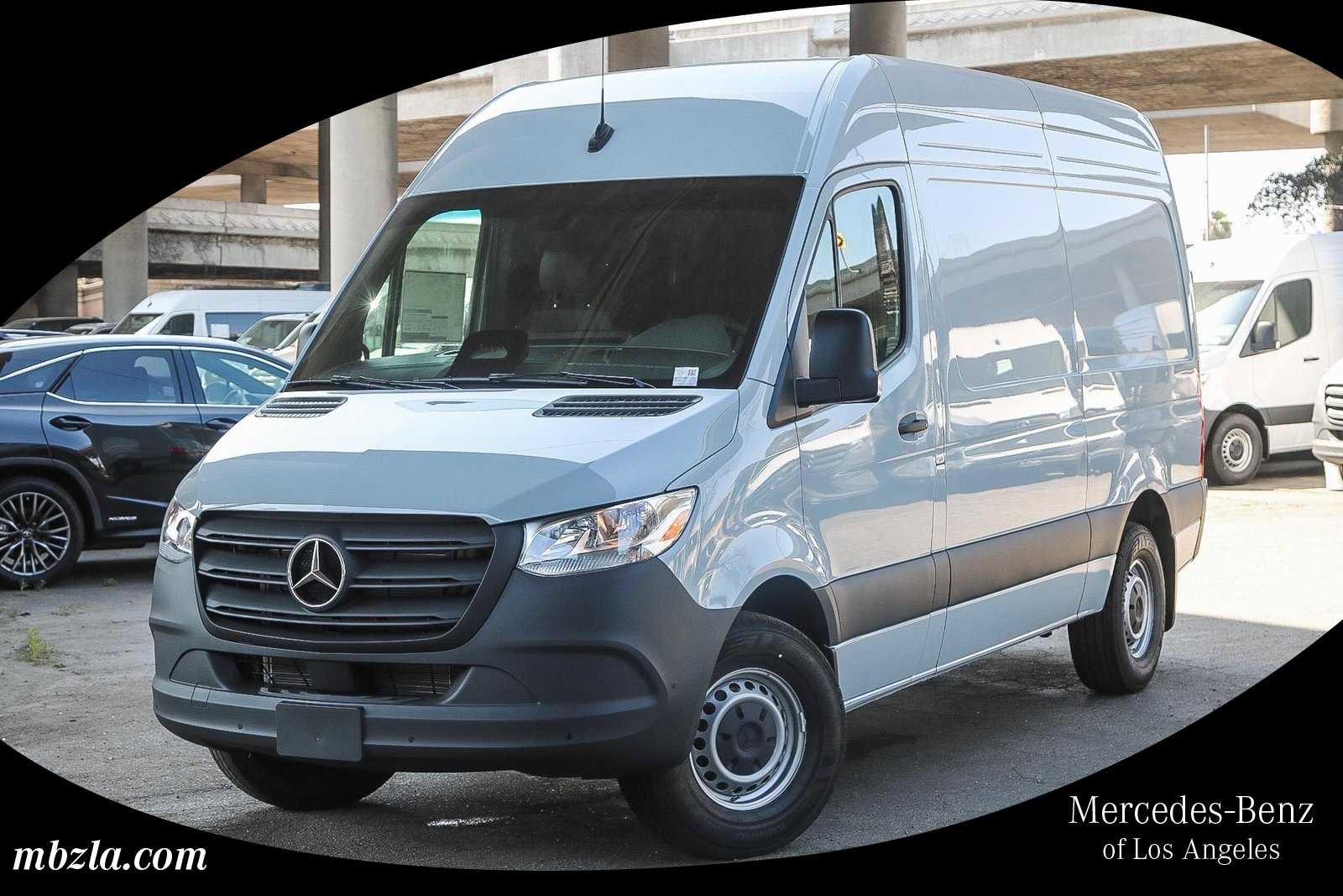 2025 Mercedes-Benz Sprinter Cargo Van Base's photo