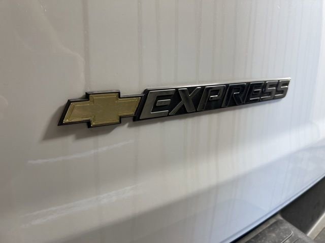 2025 Chevrolet Express Cargo 2500 photo 14