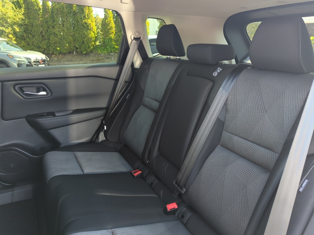 2026 Nissan Rogue SV AWD photo 16