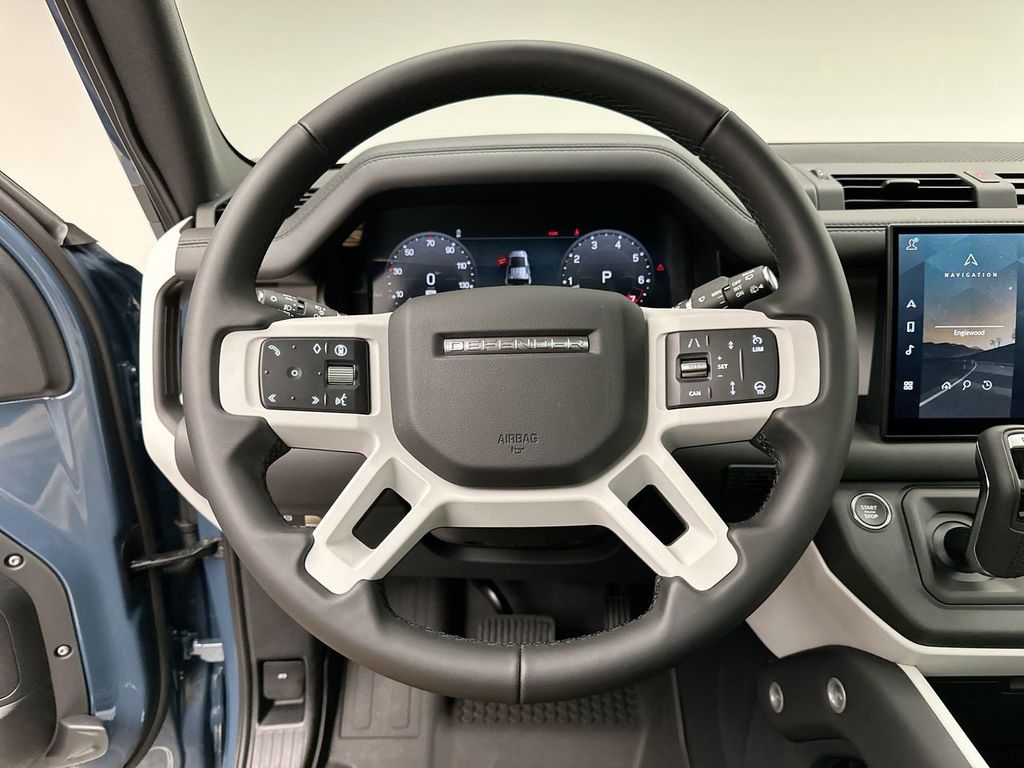 2025 Land Rover Defender 110 S photo 11