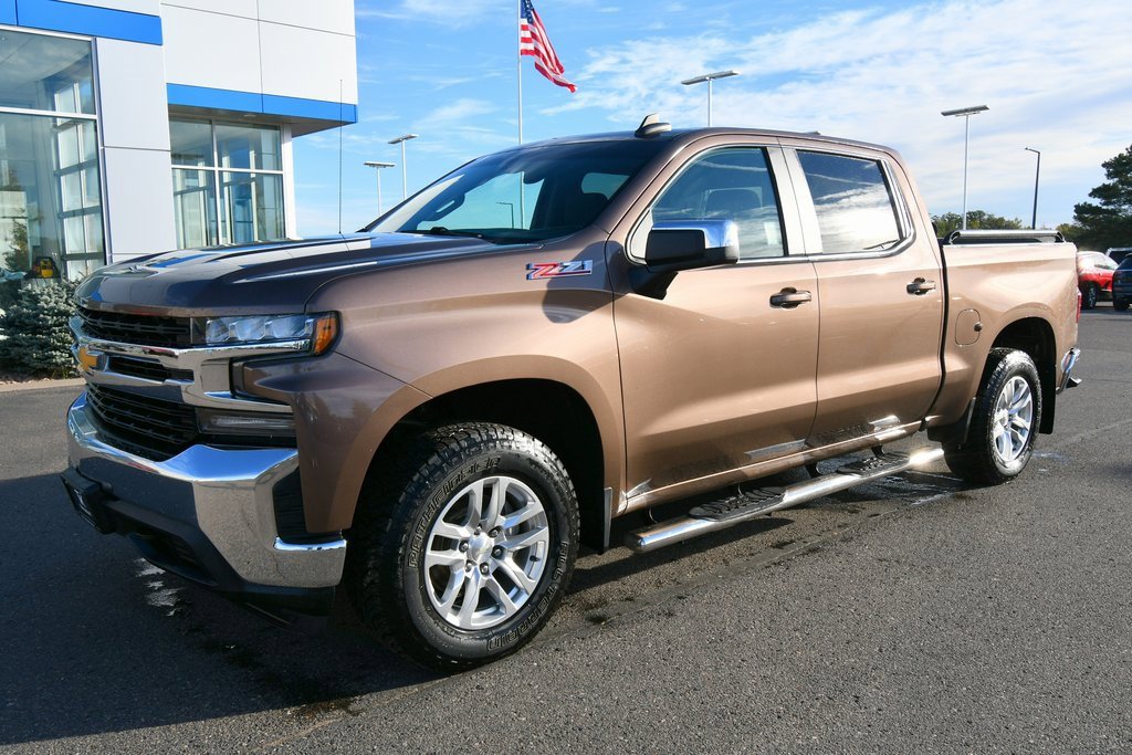 Used 2019 Chevrolet Silverado 1500 LT with VIN 3GCUYDED3KG224861 for sale in North Branch, Minnesota