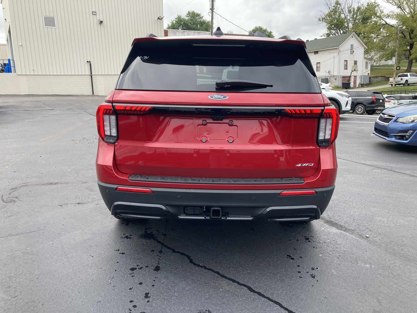 2025 Ford Explorer ST-Line photo 2