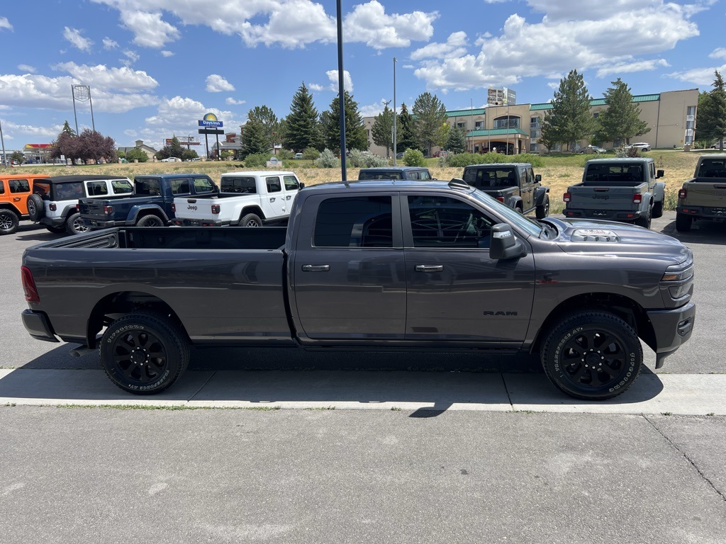 2025 Ram 3500 Laramie photo 7